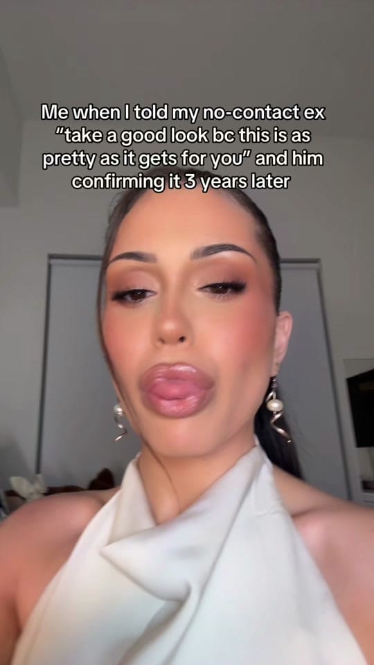Post 4 by ARIANA PSARAKOS on TikTok (video)
