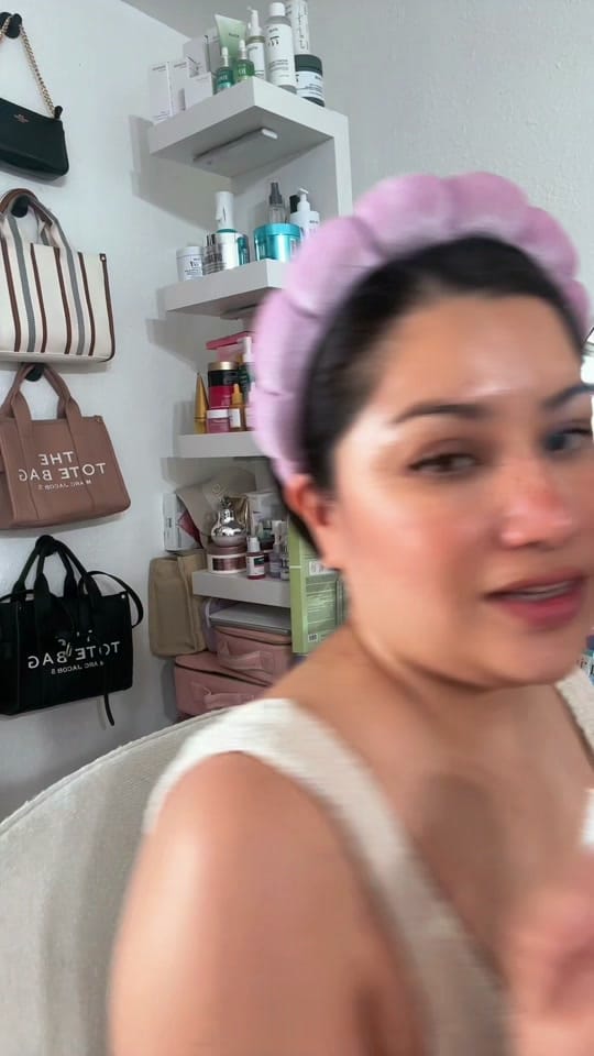 Post 2 by Esthefanny Bermudez on TikTok (video)