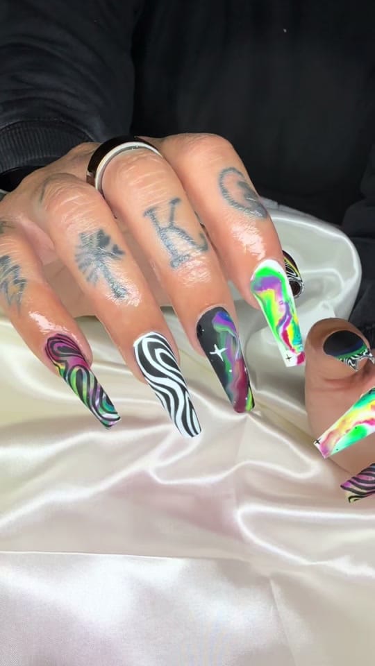 Post 8 by Chellyy on TikTok (video)
