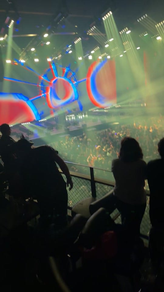 Post 1 by Feathers On Tour on TikTok (video)