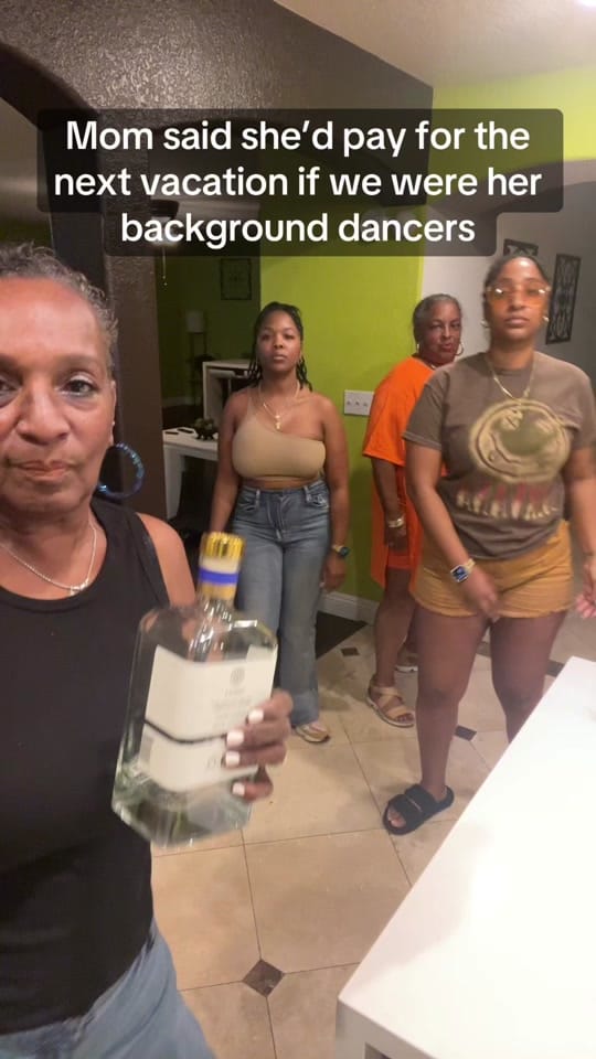 Post 4 by Monnie✨ on TikTok (video)