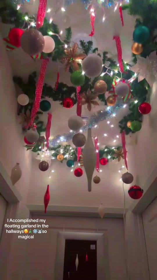 Post 4 by GlitterQueenNails on TikTok (video)