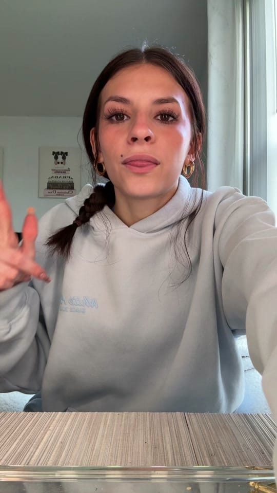 Post 2 by Angelina on TikTok (video)