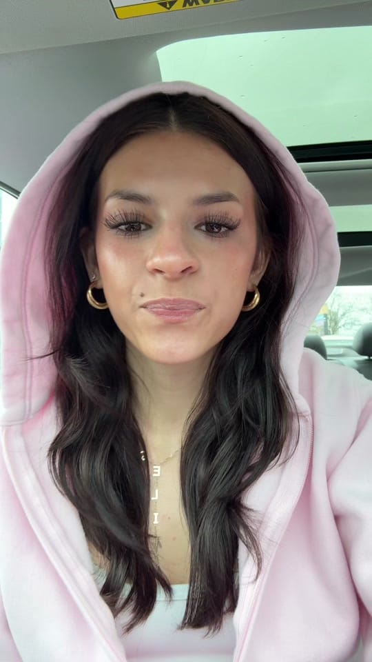 Post 7 by Angelina on TikTok (video)