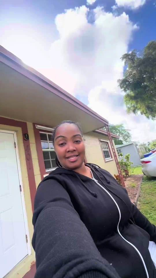 Post 4 by ElizabethVeronica on TikTok (video)