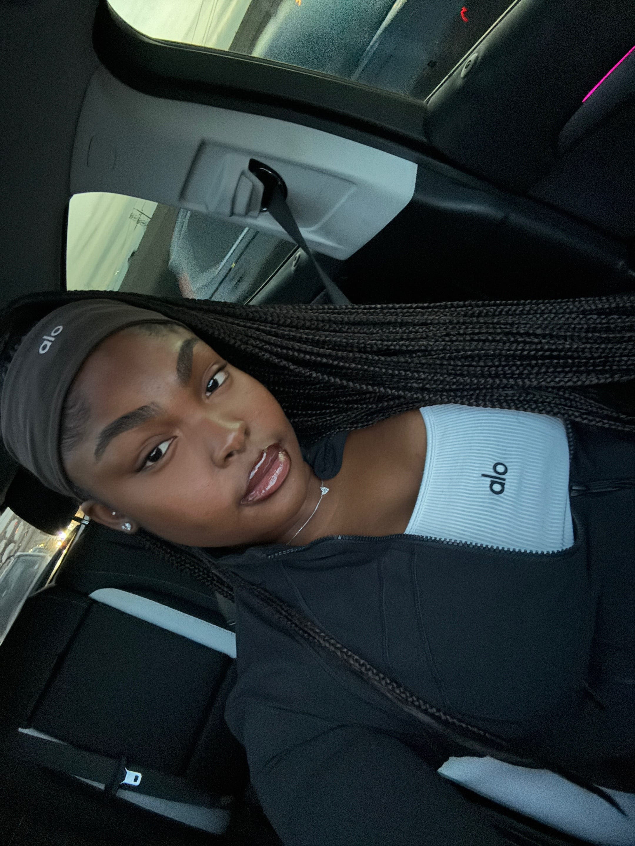 Post 2 by Molly Magic on TikTok (video)