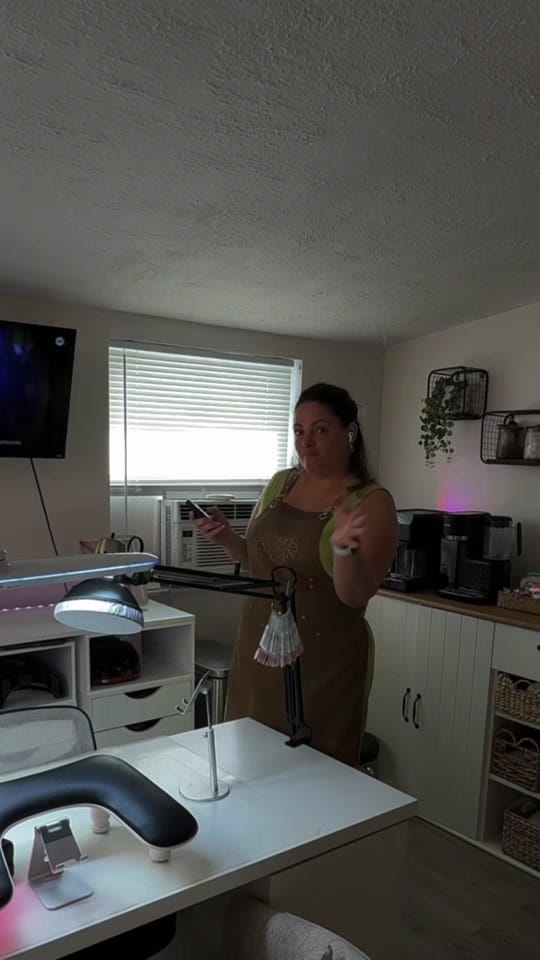 Post 8 by luxurylunanails_ on TikTok (video)