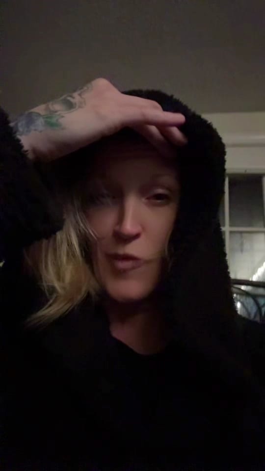 Post 1 by Kitt Perry on TikTok (video)