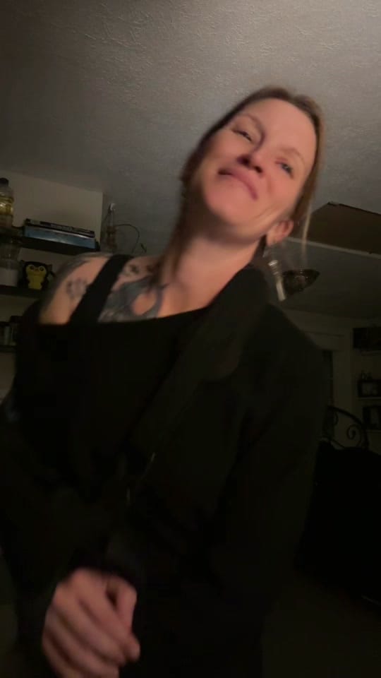 Post 3 by Kitt Perry on TikTok (video)
