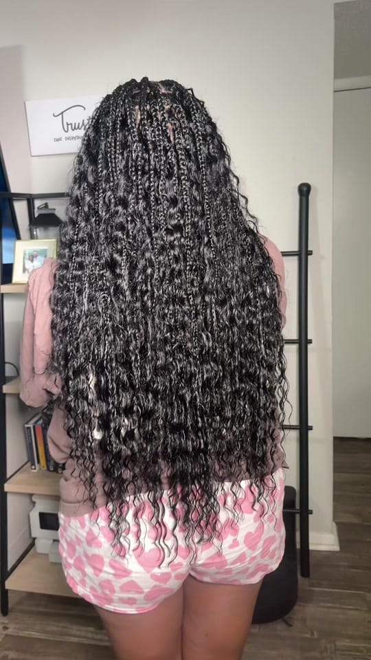 Post 5 by THEQUEENSTYLES| Content Queen on TikTok (video)