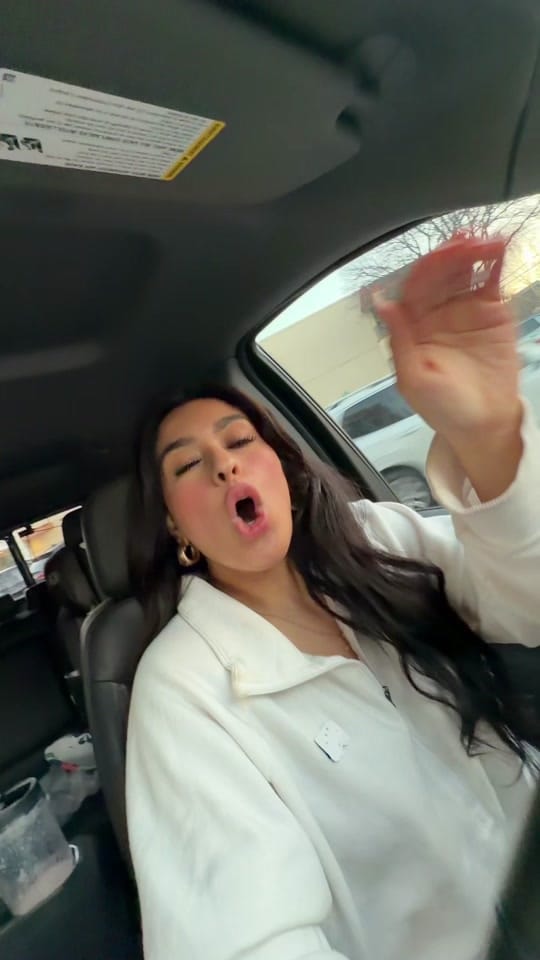 Post 3 by EvelynJuarezofficial on TikTok (video)