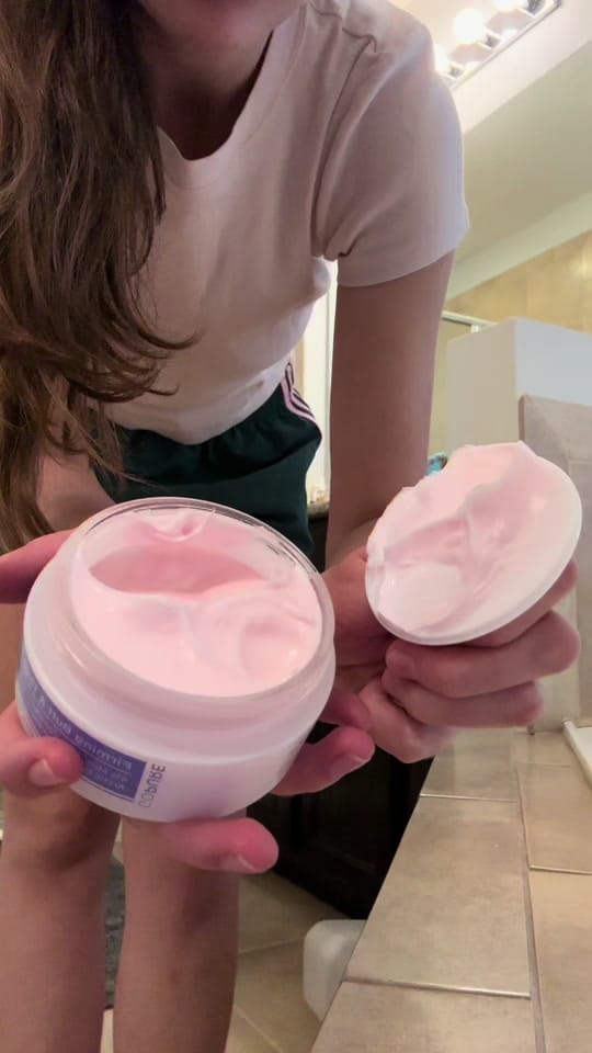 Post 4 by Anna on TikTok (video)