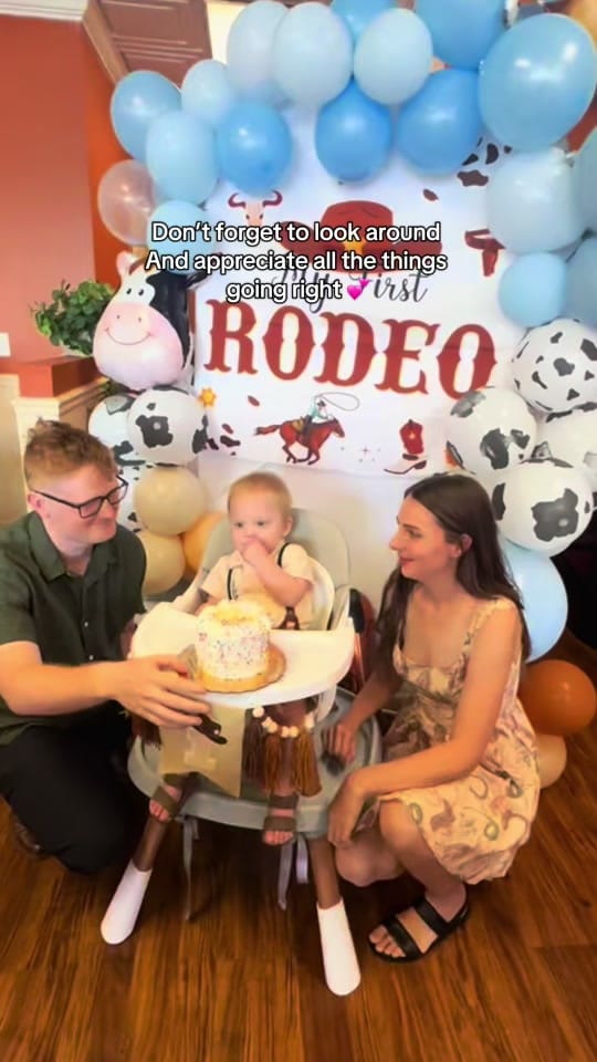 Post 3 by Anna on TikTok (video)