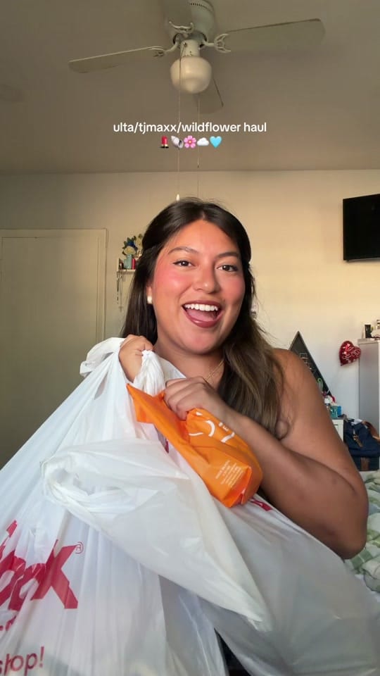 Post 6 by BRITNEY CASTANEDA on TikTok (video)