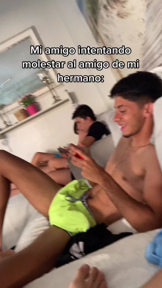 Post 10 by Adritotv on TikTok (video)