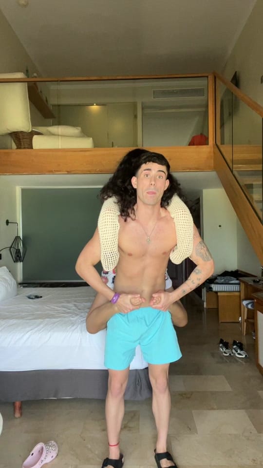 Post 6 by Adritotv on TikTok (video)