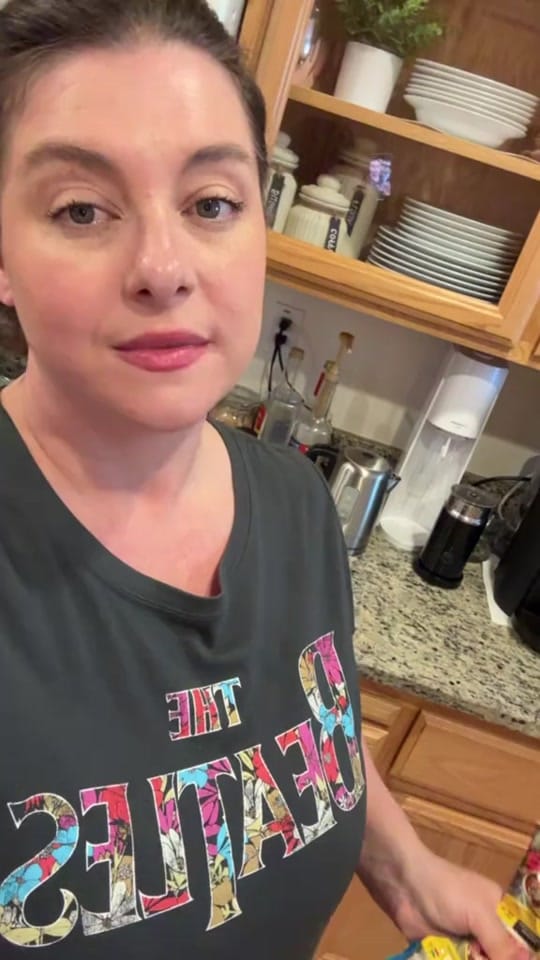 Post 9 by Kenny&Nana on TikTok (video)