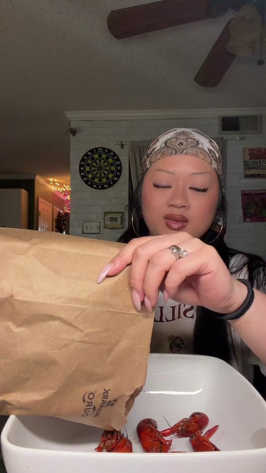 Post 8 by Mimi Baretela on TikTok (video)