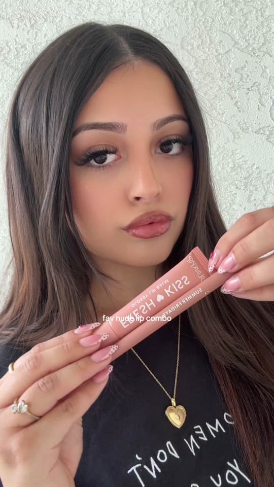 Post 2 by blushindolly on TikTok (video)