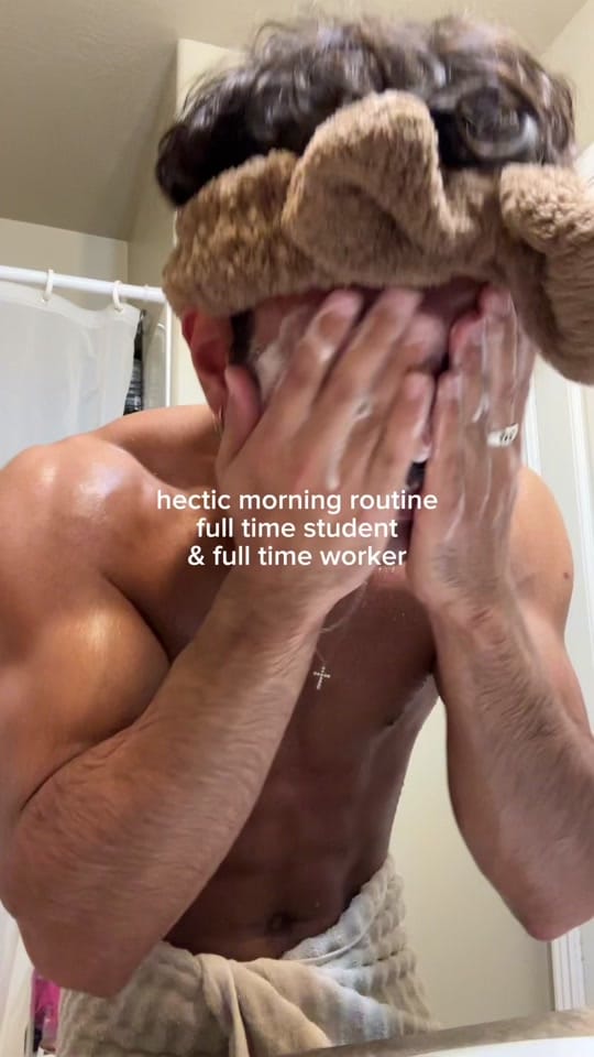 Post 8 by Wesley Siniscalchi on TikTok (video)