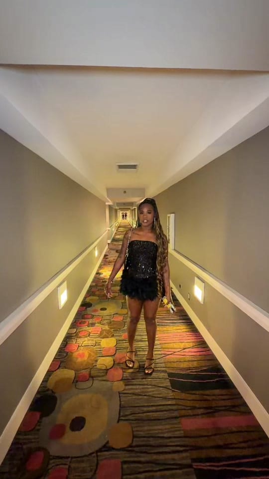 Post 6 by Ari B. on TikTok (video)