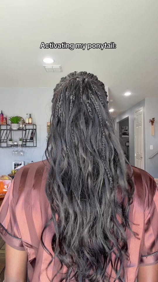 Post 1 by Ari B. on TikTok (video)