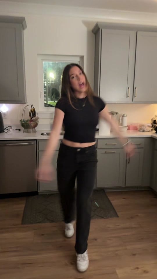 Post 6 by Anna Grace on TikTok (video)