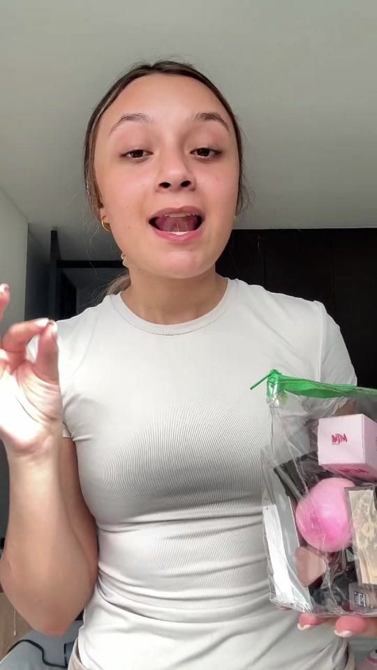 Post 6 by nicole on TikTok (video)