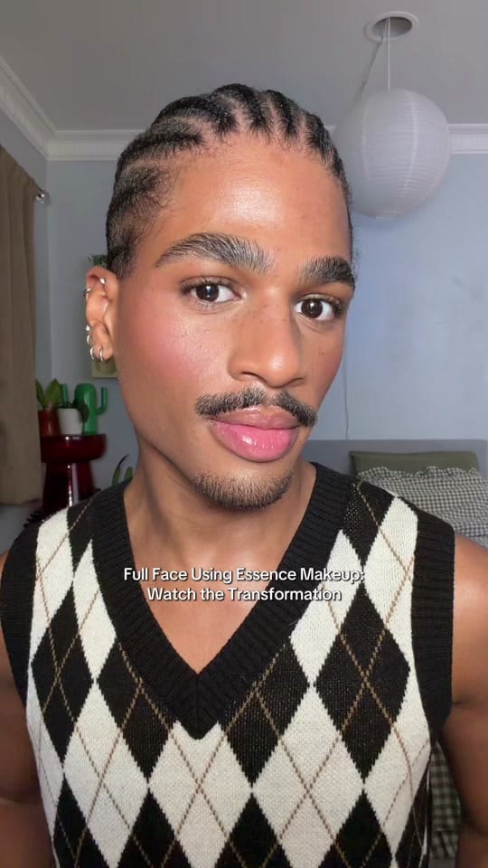 Post 8 by Jakobe! on TikTok (video)