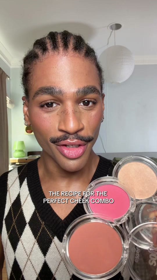 Post 6 by Jakobe! on TikTok (video)