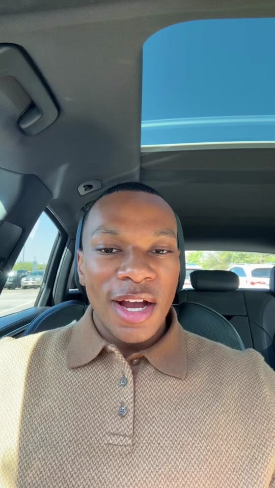 Post 1 by Oliver Sims IV on TikTok (video)