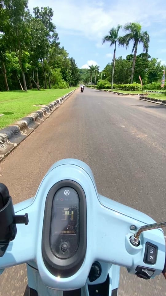 Post 6 by Laur Serban on TikTok (video)