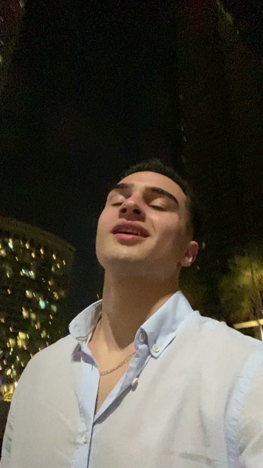 Post 10 by Laur Serban on TikTok (video)