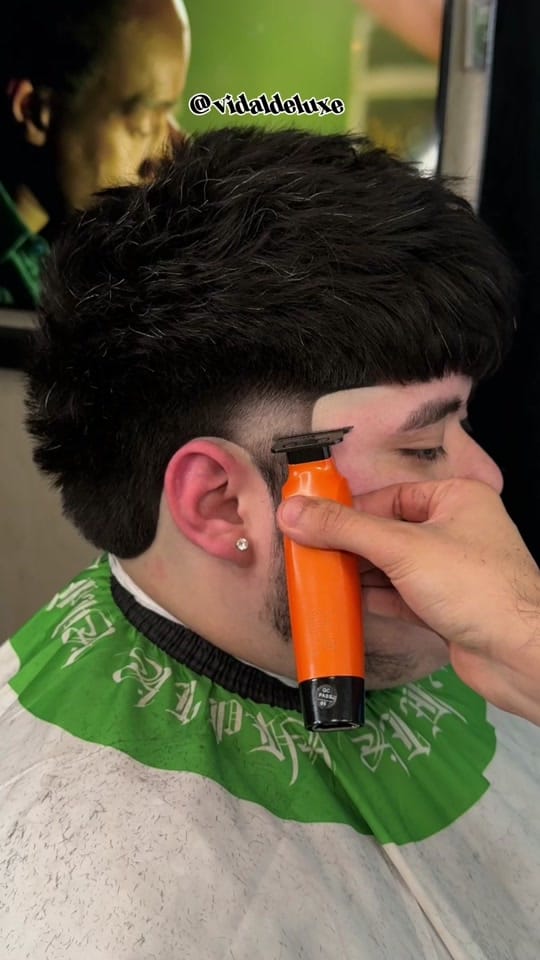 Post 1 by vidaldeluxe_ on TikTok (video)