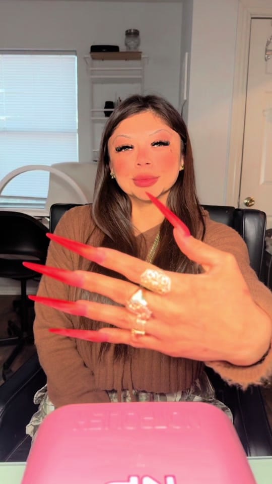 Post 7 by Ivonnee Cruz on TikTok (video)