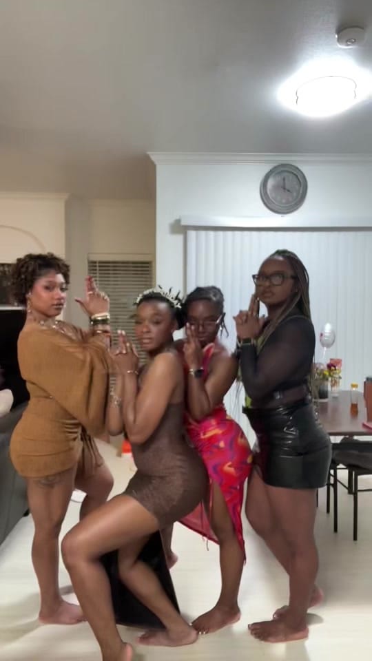 Post 4 by curlybeviie on TikTok (video)