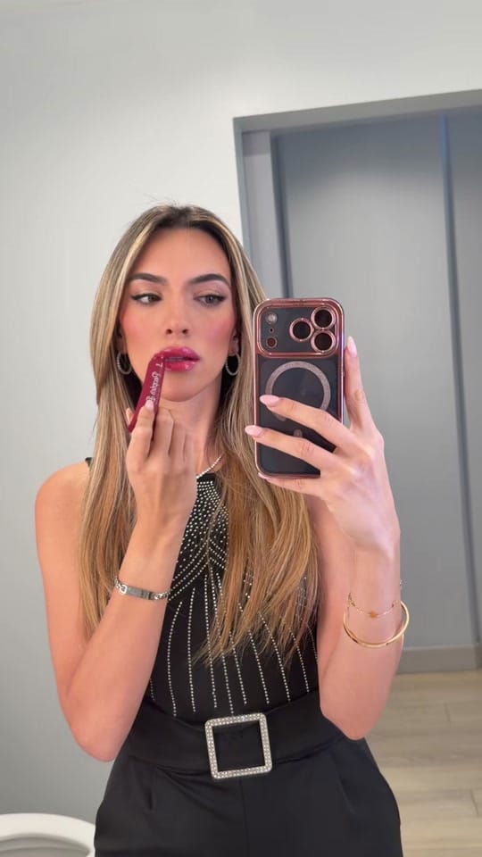 Post 1 by Emily Austin on TikTok (video)