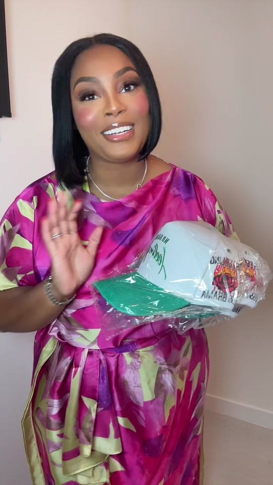 Post 1 by Sades UGC CREATOR on TikTok (video)