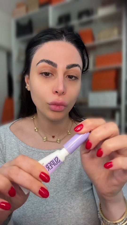 Post 3 by Nona R. on TikTok (video)