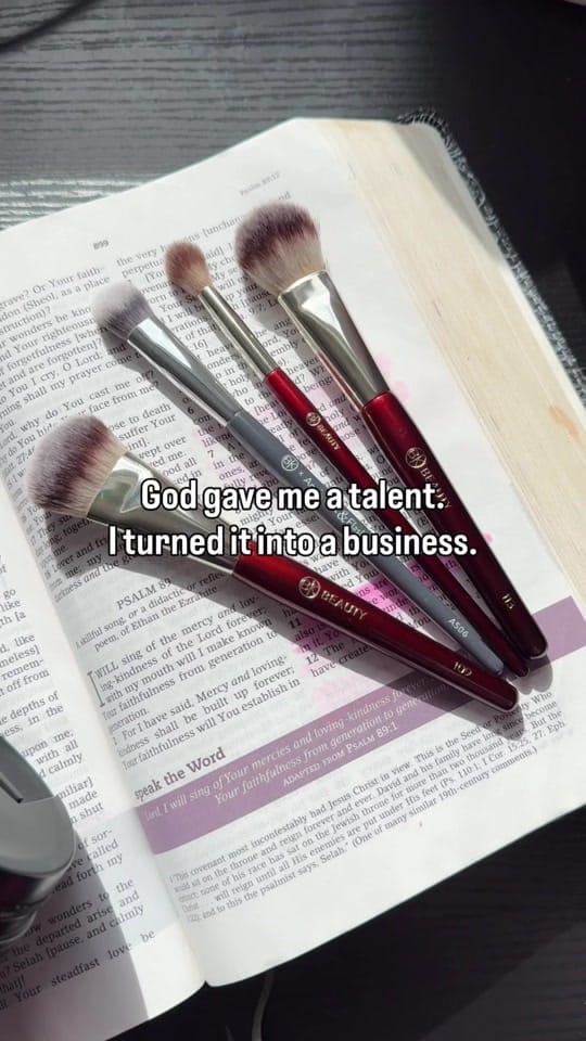 Post 2 by Chels | Seattle Makeup Artist on TikTok (video)