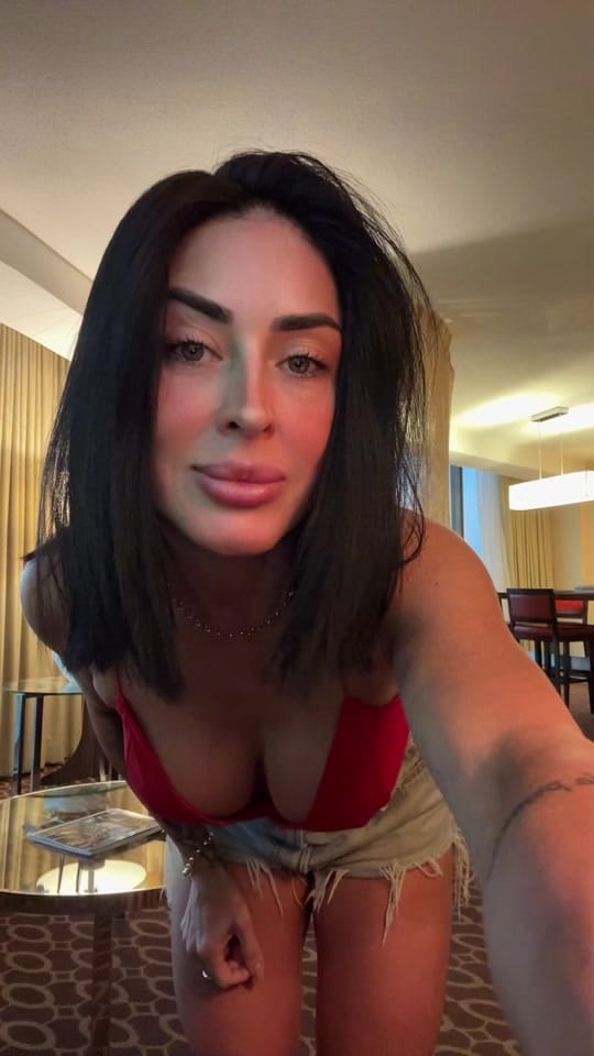 Post 3 by Tatty Sampaio on TikTok (video)