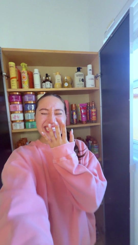 Post 6 by Valeria Stephanie on TikTok (video)