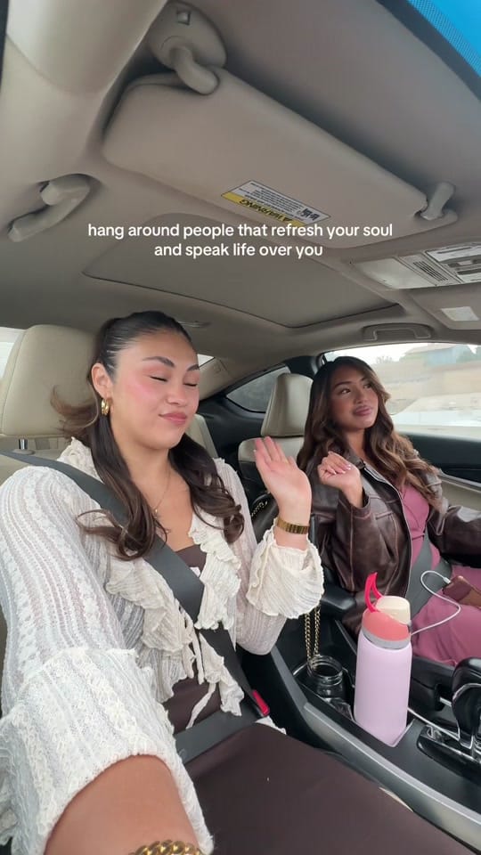 Post 7 by vanessalizetteee on TikTok (video)
