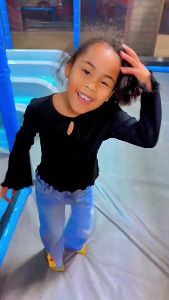 Post 2 by Clarissa Gold on TikTok (video)