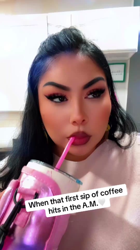 Post 7 by Clarissa Gold on TikTok (video)