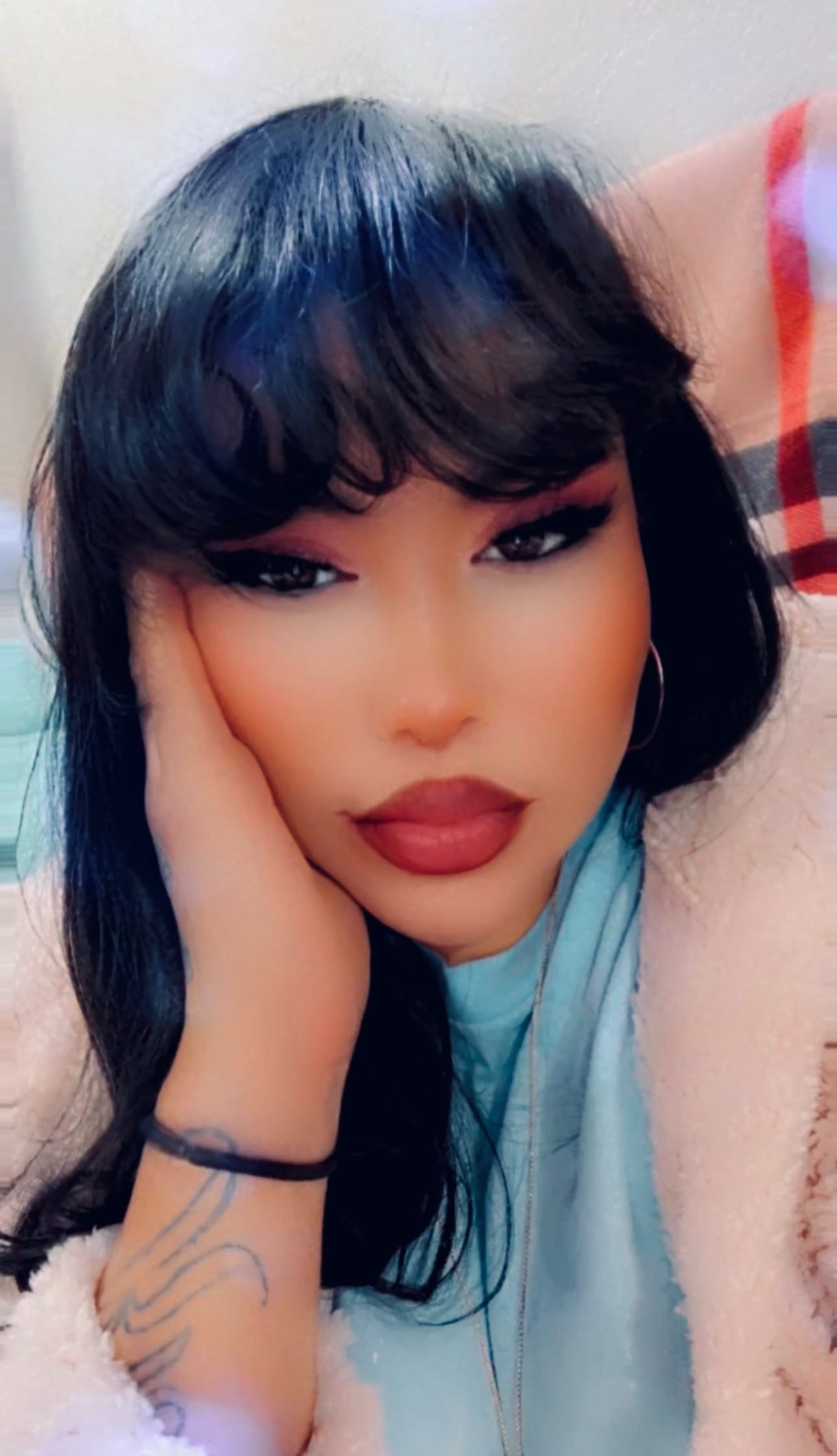 Post 8 by Clarissa Gold on TikTok (video)