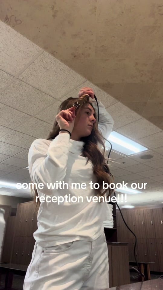 Post 7 by Elise NE & TRAVEL PHOTOGRAPHER on TikTok (video)