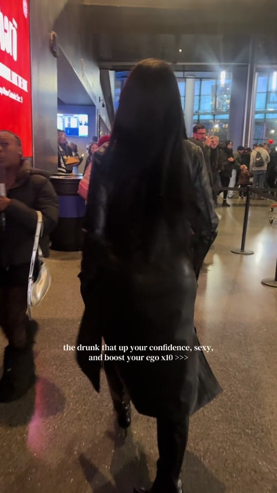 Post 8 by DELCHANEL🌺 on TikTok (video)