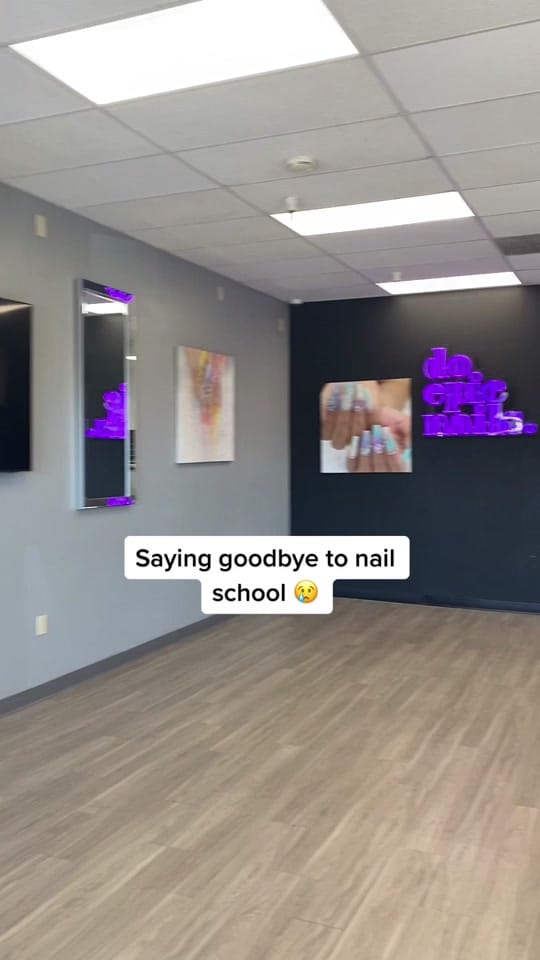 Post 9 by The Nail Faiiry 🧚🏽💫 on TikTok (video)