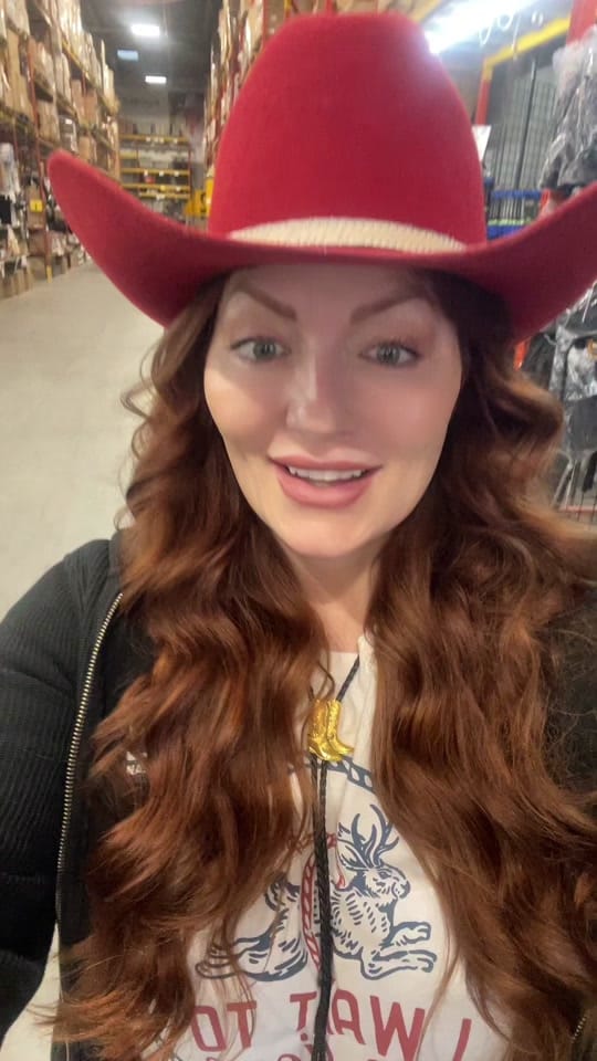 Post 3 by Ashley Louise Jackson on TikTok (video)